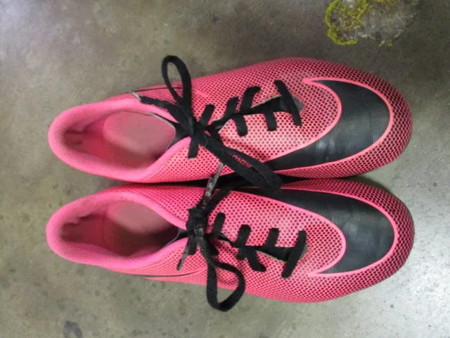 Used Nike Bravata 2 Soccer Cleats Size 4Y